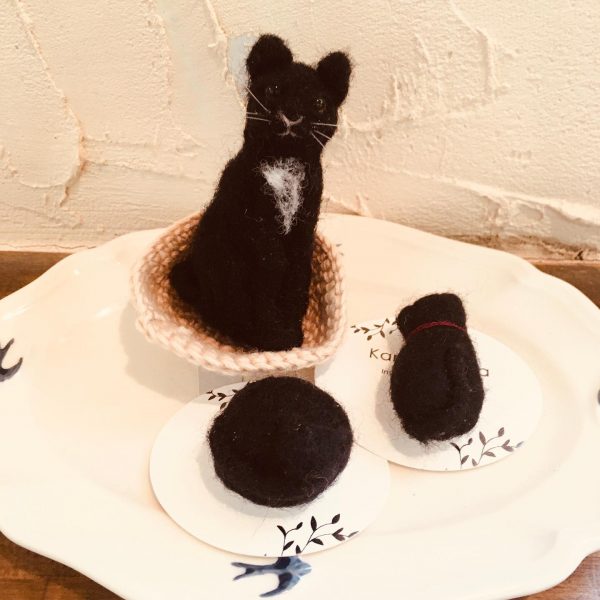 羊毛フェルトの猫の親子、入荷しました✨